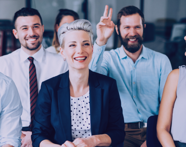 Dipendenti in azienda che fanno formazione