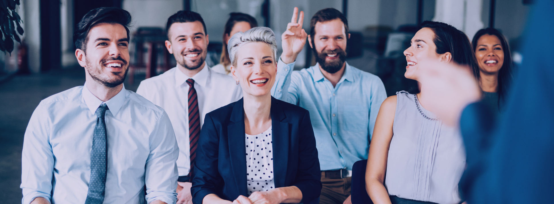 Dipendenti in azienda che fanno formazione